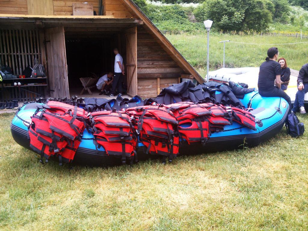 Rafting Camp Tara Center Tri Vodenice Bastasi المظهر الخارجي الصورة