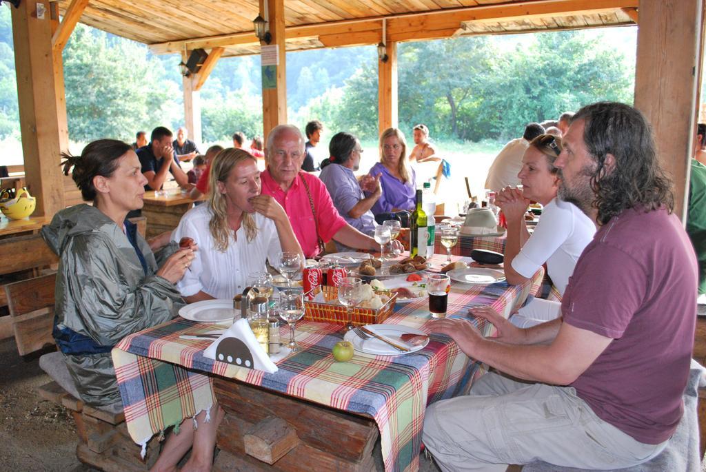 Rafting Camp Tara Center Tri Vodenice Bastasi الغرفة الصورة